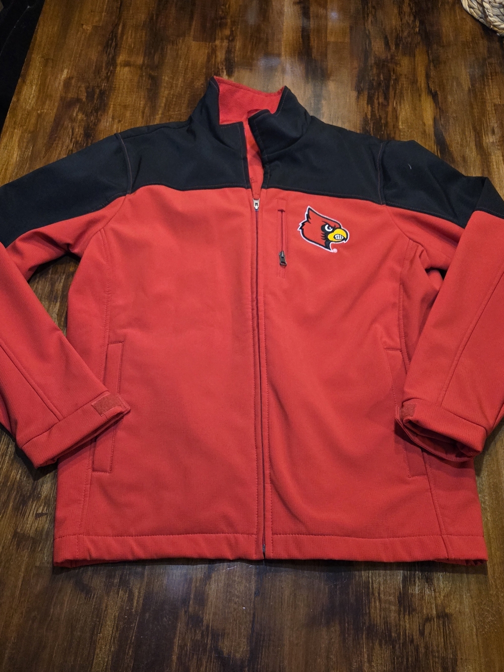 Authentic Louisville Cardinals softshell men's Jacket Size M Fandom Preppy Sport